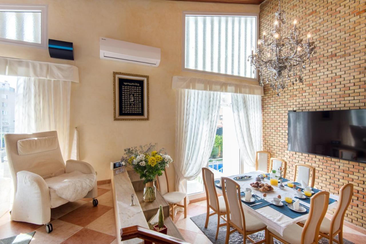 Villa Palm Beach Marina Benalmadena 3 Min Walking From The Sea Exterior photo